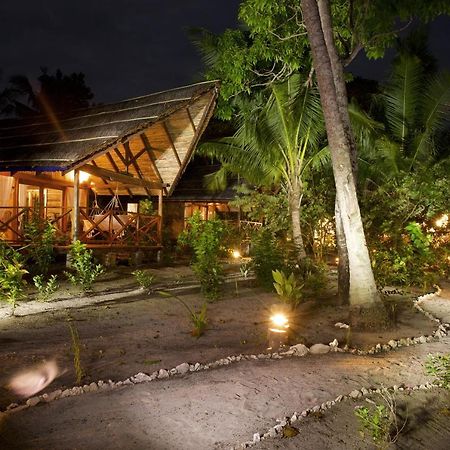 Metita Beach & Dive Resort Daruba Esterno foto